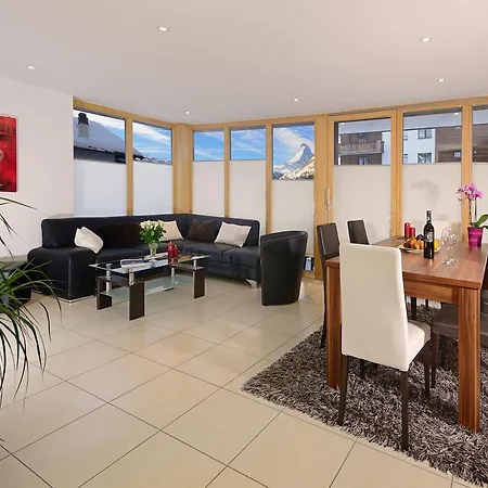 フェリエンボヌング ハウス アキレス アパート ツェルマット